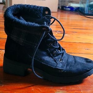 Size 8 black boots